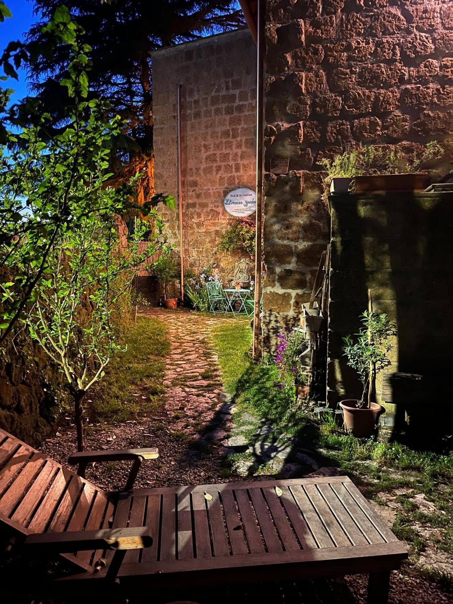 B&B Etruscan Garden Sutri Exteriör bild